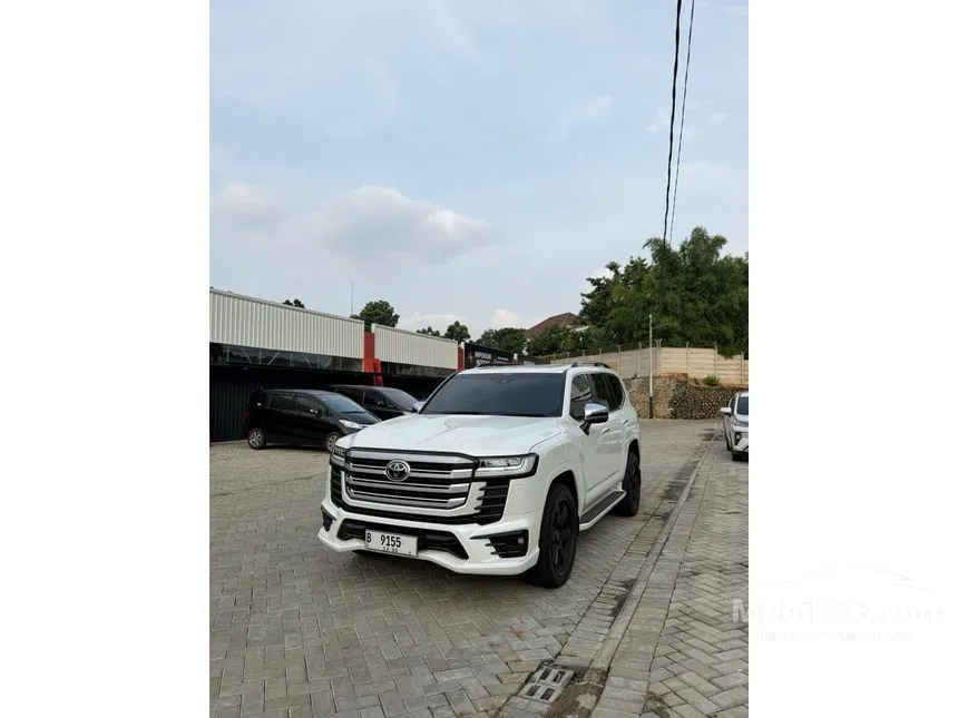 2023 Toyota Land Cruiser 300 VX-R SUV