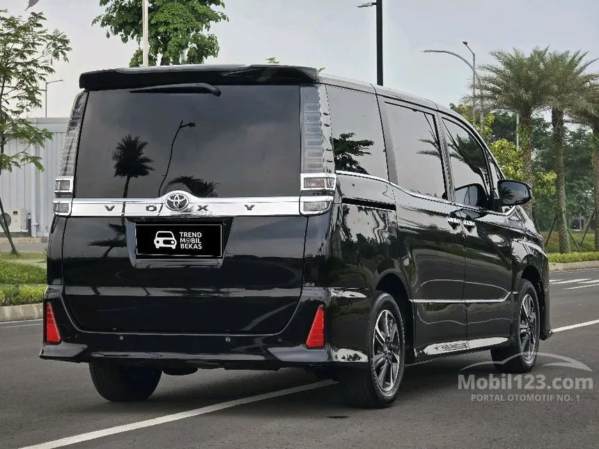 2018 Toyota Voxy MPV