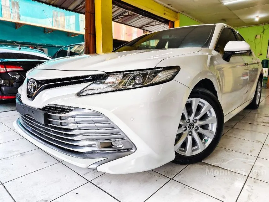 2020 Toyota Camry V Sedan