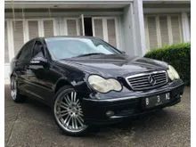 2001 Mercedes-Benz C200 2.0 Classic Sedan Limited Edition One And Only B3nz License Plate
