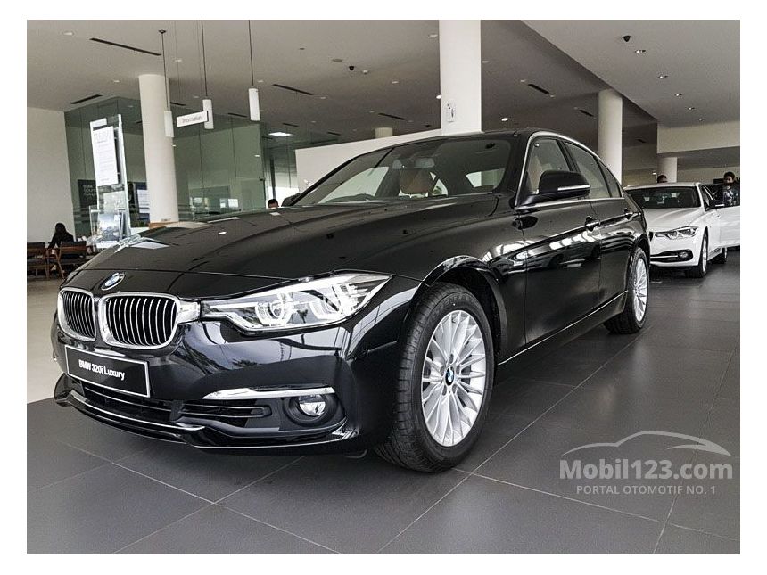 Jual Mobil  BMW  320i 2019 Sport 2 0 di DKI Jakarta 