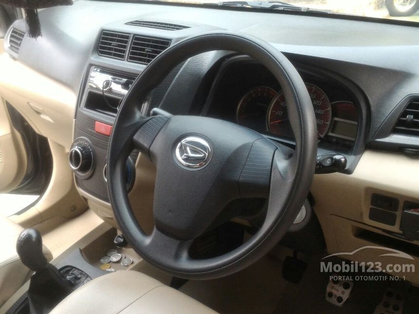 2012 Daihatsu Xenia X MPV