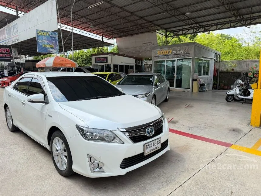 2013 Toyota CAMRY Hybrid Sedan