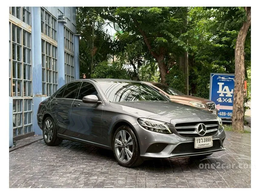 2020 Mercedes-Benz C300 e Avantgarde Sedan