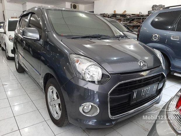  Daihatsu  Ayla  Mobil  bekas  dijual di  Jawa timur Indonesia 