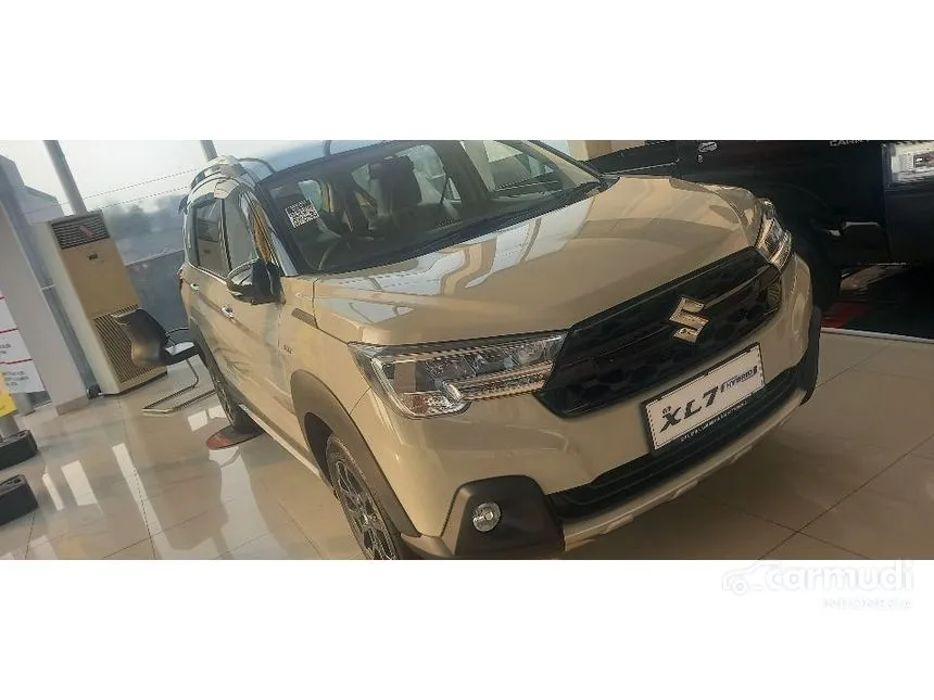 2025 Suzuki XL7 Alpha Hybrid (Two Tone) SUV