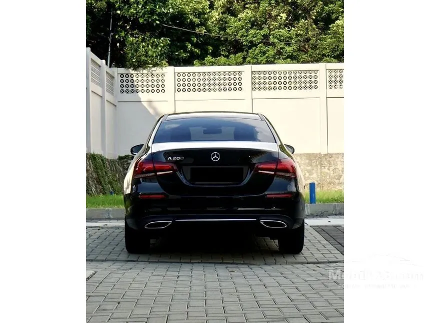 2022 Mercedes-Benz A200 progressive line Sedan