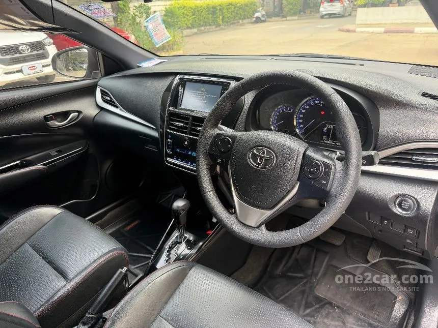 2020 Toyota YARIS High Hatchback