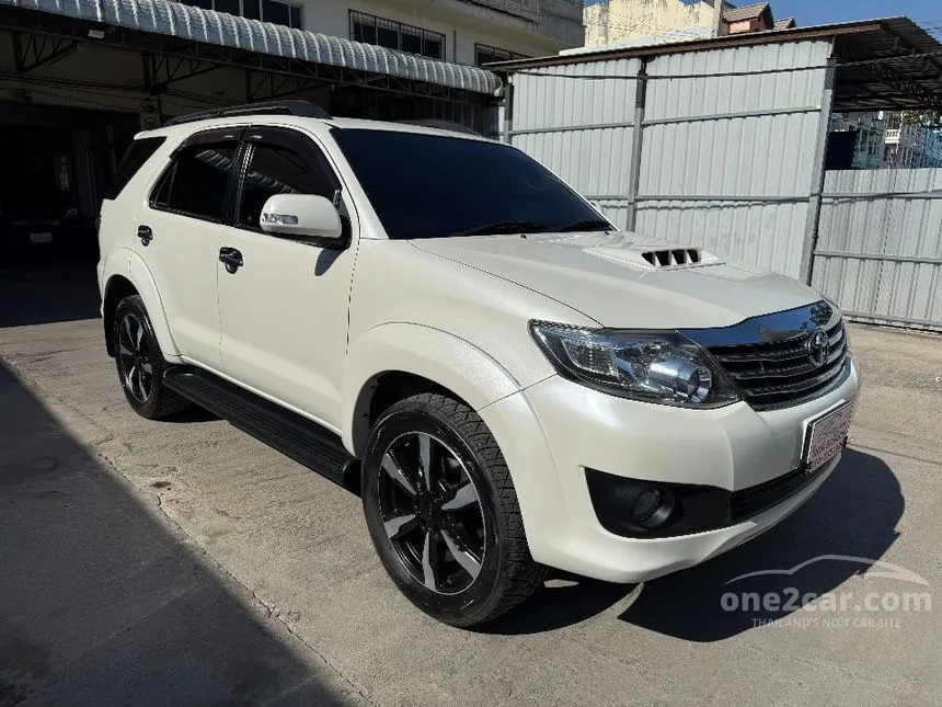 2012 Toyota FORTUNER V SUV