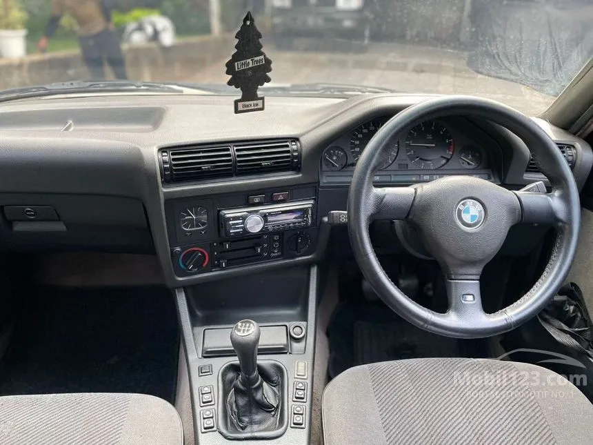 1990 BMW 318i 1.8 Manual Sedan