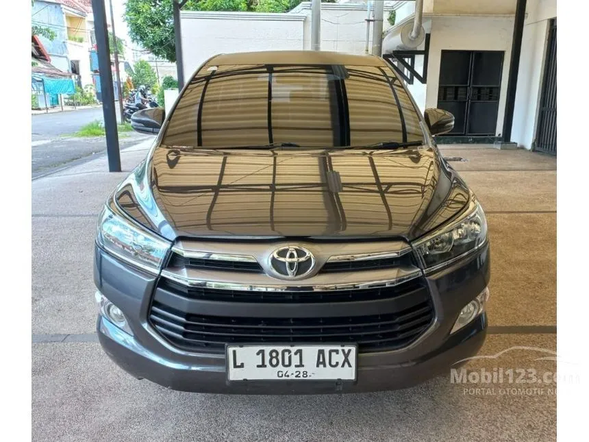 Jual Mobil Toyota Kijang Innova 2018 G 2.4 di Jawa Timur Automatic MPV Abu