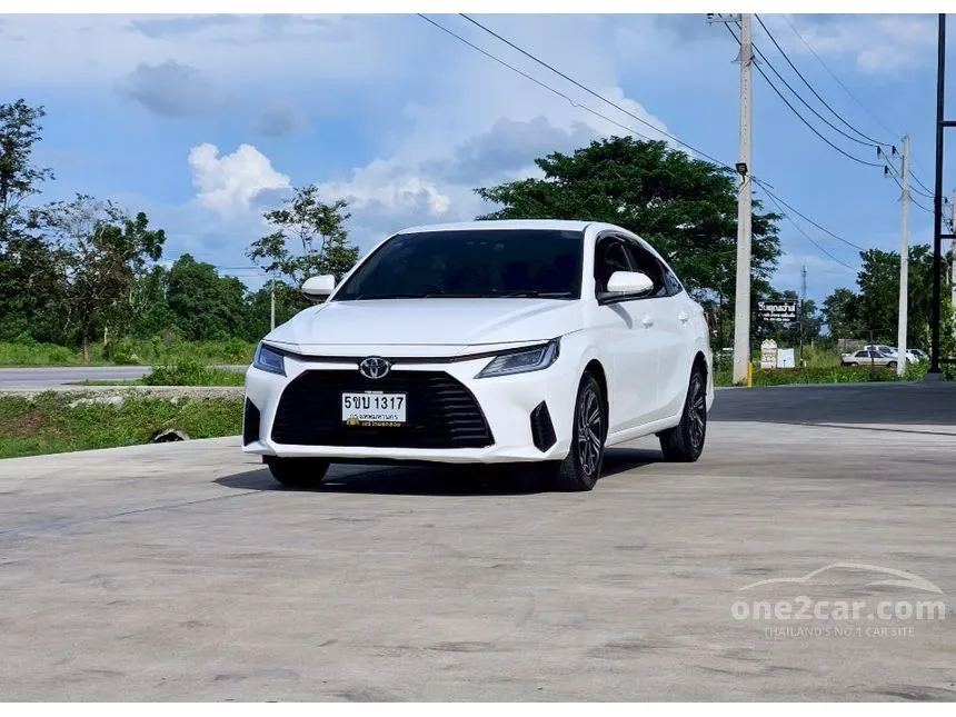 2024 Toyota Yaris Ativ Smart Sedan