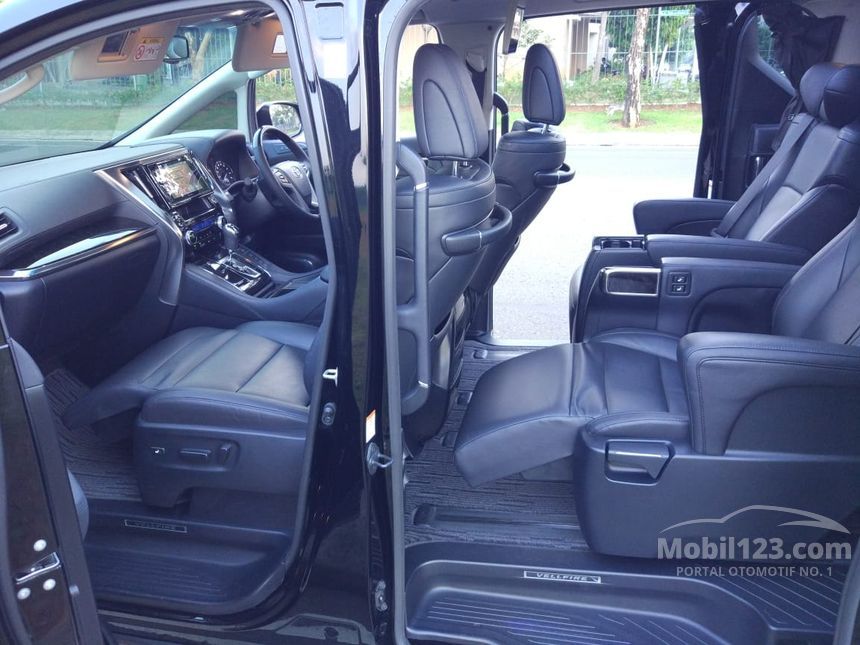 Toyota Vellfire G Limited 2016: Mewah, Elegan, dan Bertenaga