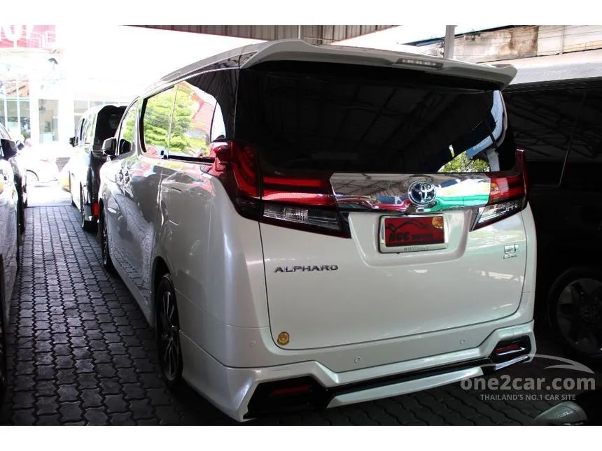 2017 Toyota Alphard HYBRID E-Four Van