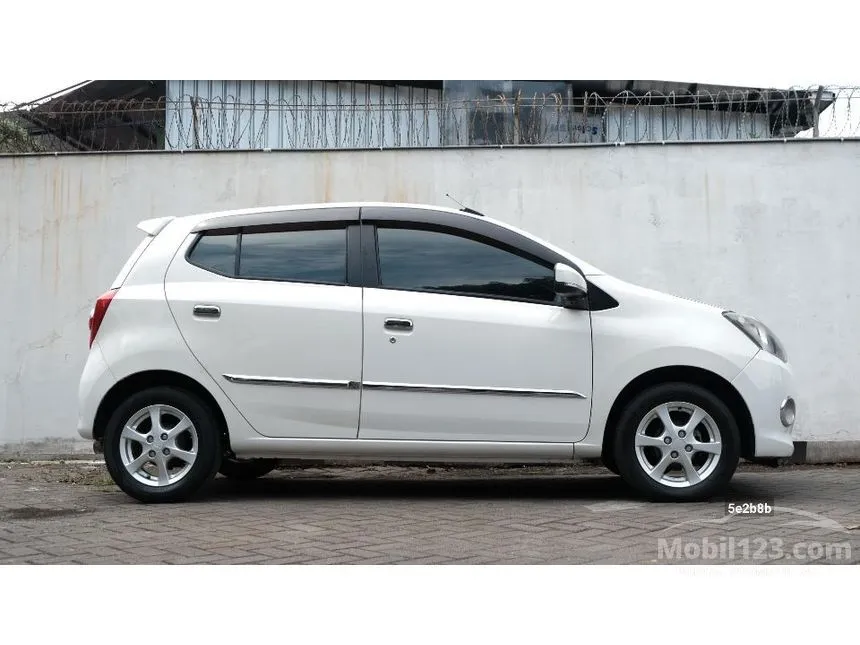 2017 Daihatsu Ayla X Hatchback