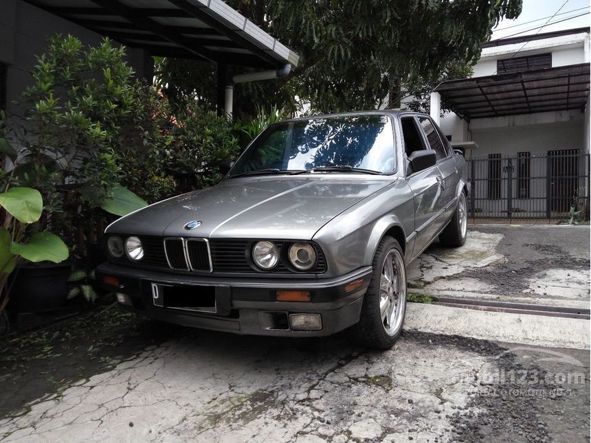 Jual Mobil BMW 318i 1991 1.8 Manual 1.8 di Jawa Barat 