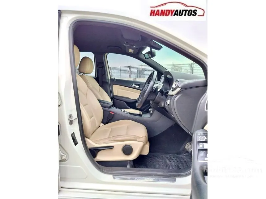 2013 Mercedes-Benz B200 Sport Hatchback