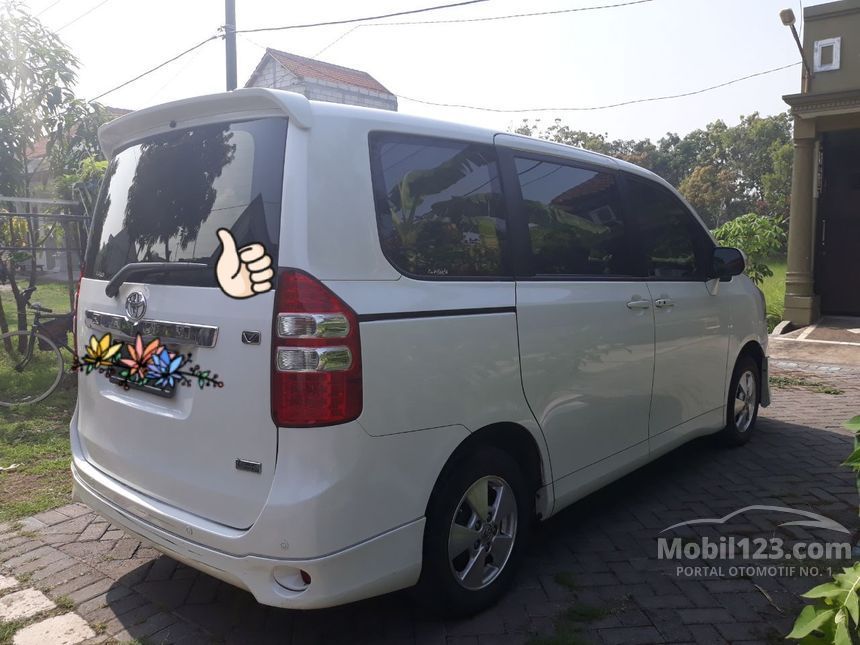 2014 Toyota NAV1 Luxury V MPV