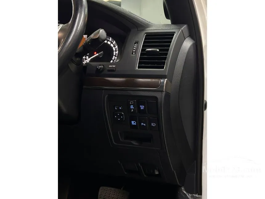 2018 Toyota Land Cruiser 200 VX-R SUV