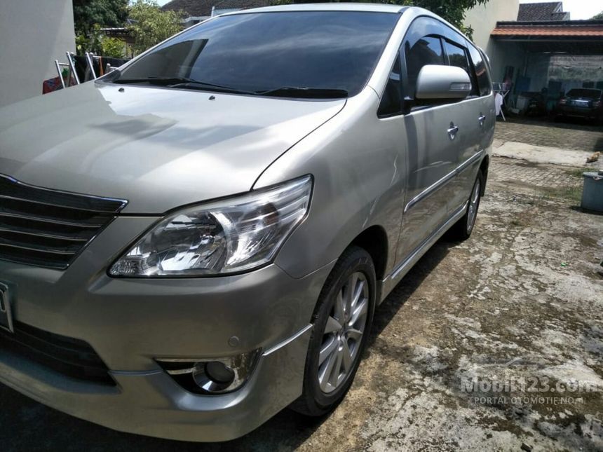 Jual Mobil Toyota Kijang Innova 2012 V Luxury 2.0 di 