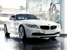 PESONA IKONIK MENIKMATI CAKRAWALA 2014 BMW Z4 2.0 sDrive20i Convertible
