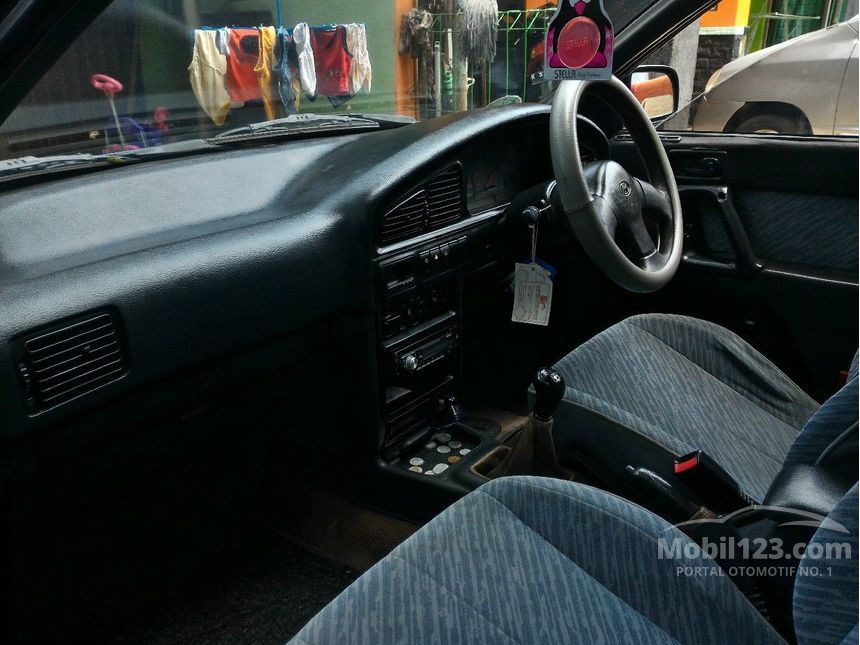 1995 Hyundai Elantra Sedan