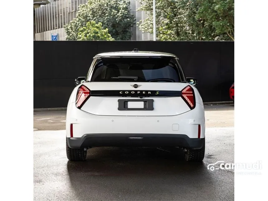 2024 MINI Cooper Cooper SE Hatchback