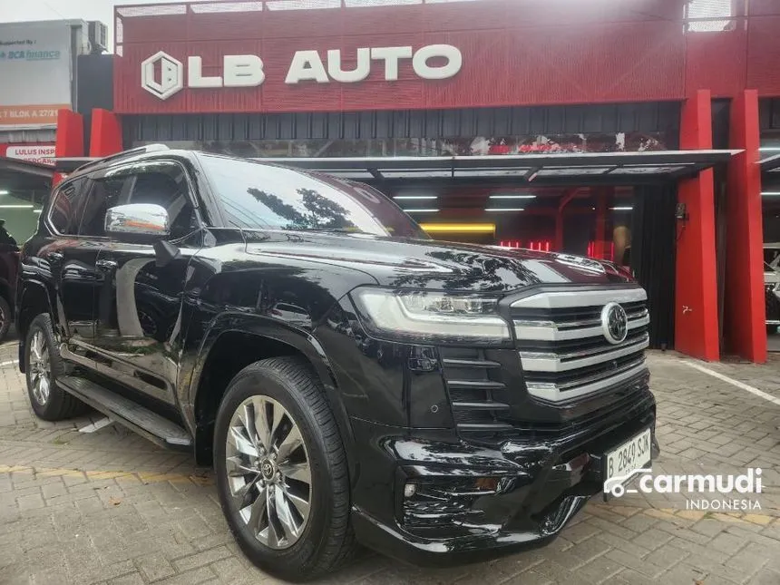2023 Toyota Land Cruiser 300 VX-R (Premium Colour) SUV