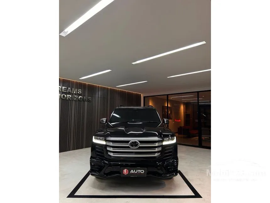 2025 Toyota Land Cruiser 300 VX-R SUV