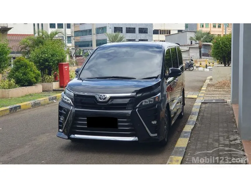 2020 Toyota Voxy MPV