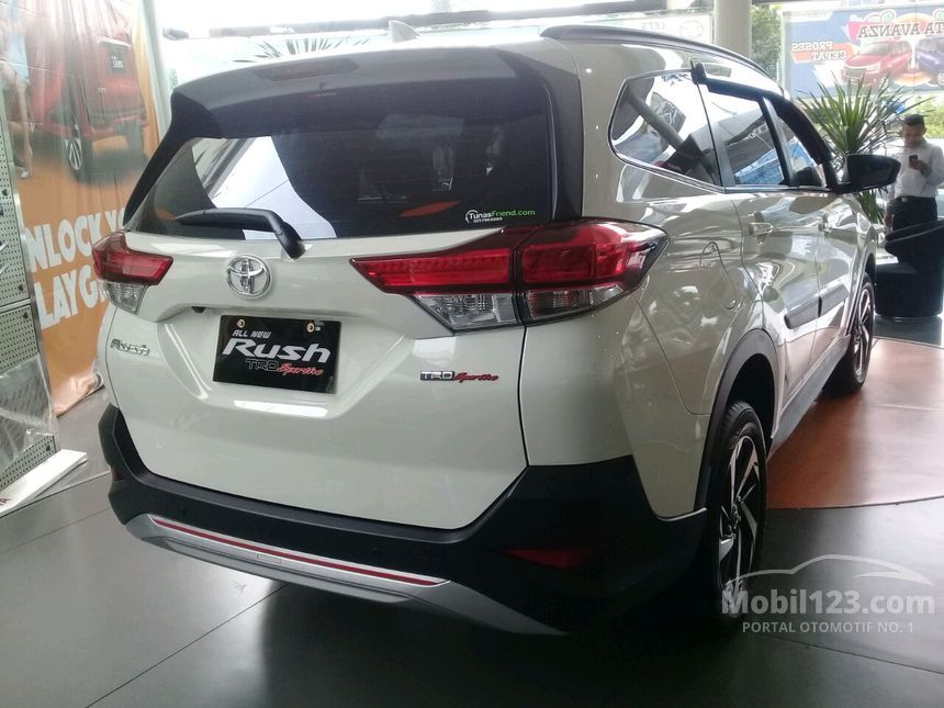 Jual Mobil Toyota Rush 2018 TRD Sportivo 1.5 di DKI 