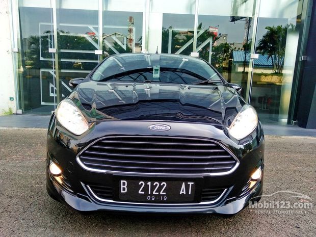 Ford Fiesta EcoBoost S Mobil bekas dijual di Indonesia 