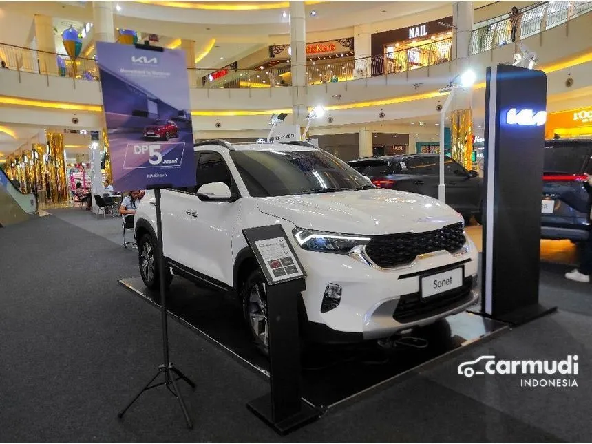 Jual Mobil KIA Sonet 2023 Premiere 1.5 di Bengkulu Automatic Wagon Putih Rp 299.000.000