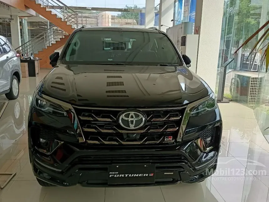 Jual Mobil Toyota Fortuner 2024 GR Sport 2.8 di Banten Automatic SUV Hitam Rp 570.200.000
