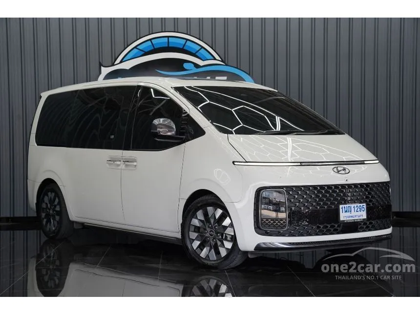 2025 Hyundai Staria Premium Van