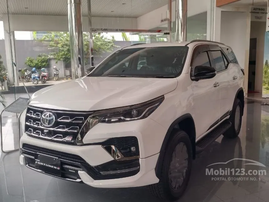 Jual Mobil Toyota Fortuner 2024 GR Sport 2.8 di Jawa Barat Automatic SUV Putih Rp 601.700.000