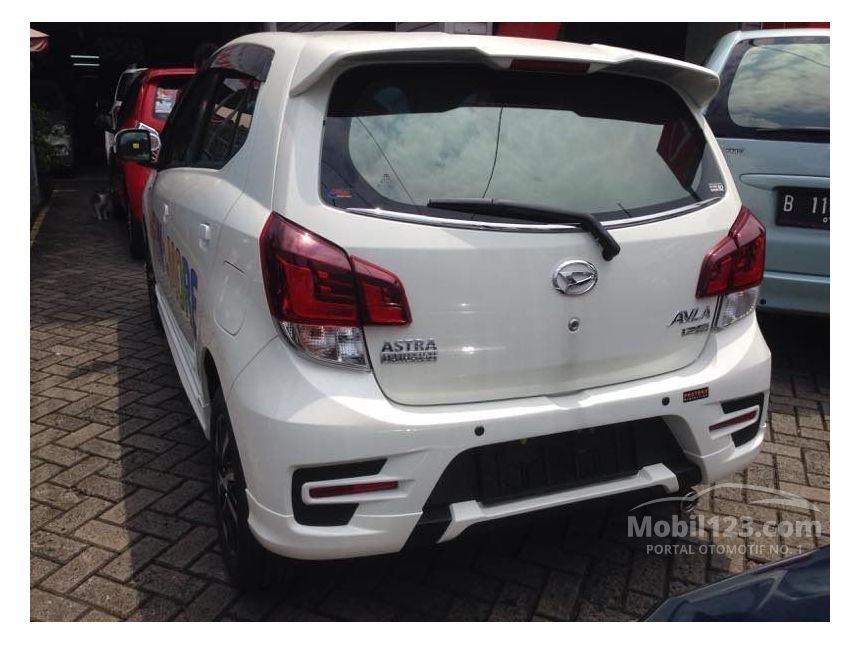 Jual Mobil  Daihatsu  Ayla  2019 R Deluxe 1 2 di DKI Jakarta 