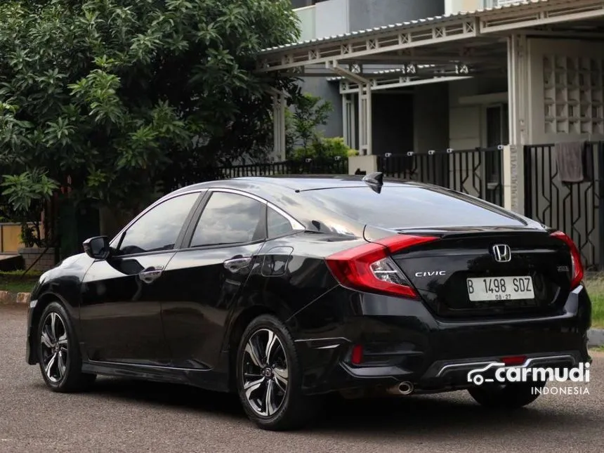 2016 Honda Civic ES Sedan