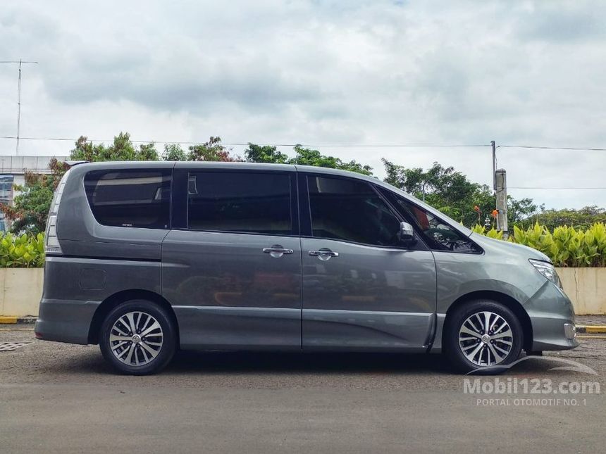 Nissan serena 2017