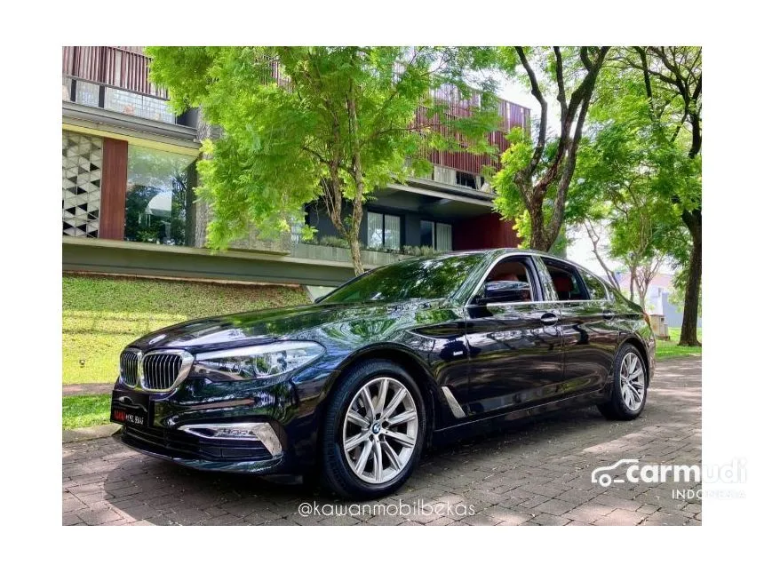 2018 BMW 520i Luxury Sedan