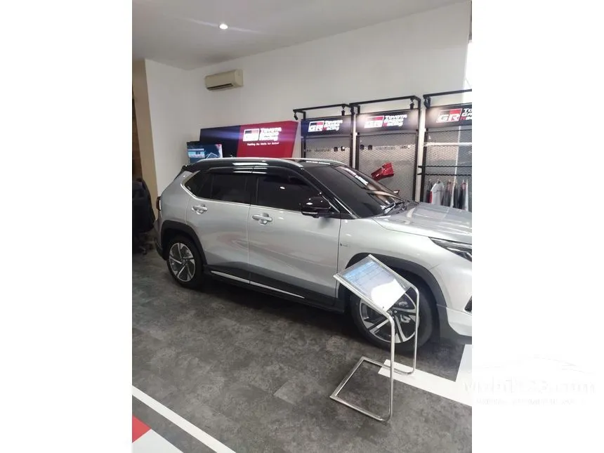 2026 Toyota Yaris Cross S HV with GR Parts Aero Pkg SUV