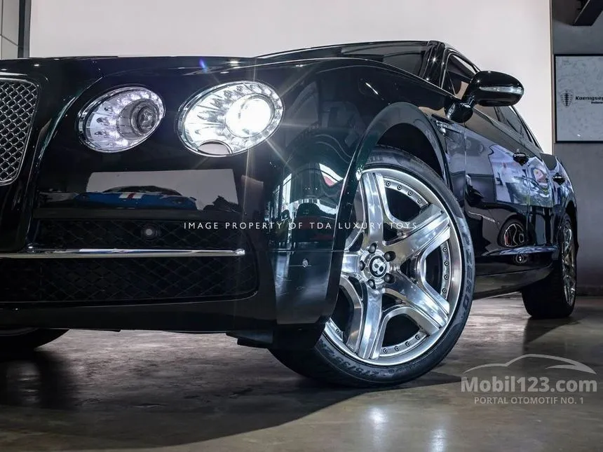 2014 Bentley Flying Spur W12 Sedan