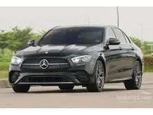 2022 Mercedes-Benz E300 2.0 AMG Line Sedan Black on Black Odo 19 Rb (TERMURAH)