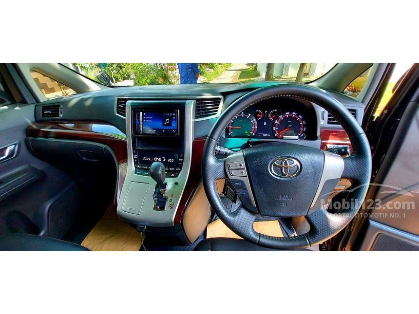 2012 Toyota Alphard S MPV