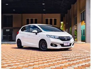 2017 Honda JAZZ 1.5 (ปี 14-22) V Hatchback