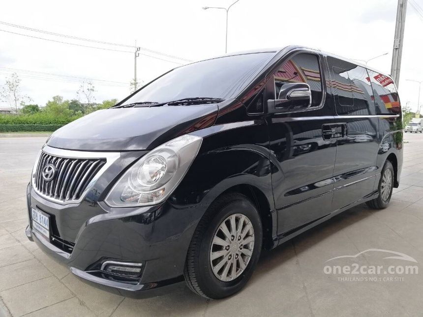 Hyundai H-1 2017 Elite 2.5 in กรุงเทพและปริมณฑล Automatic Van สีดำ for