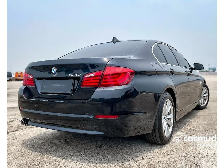 2012 BMW 520i Luxury Sedan