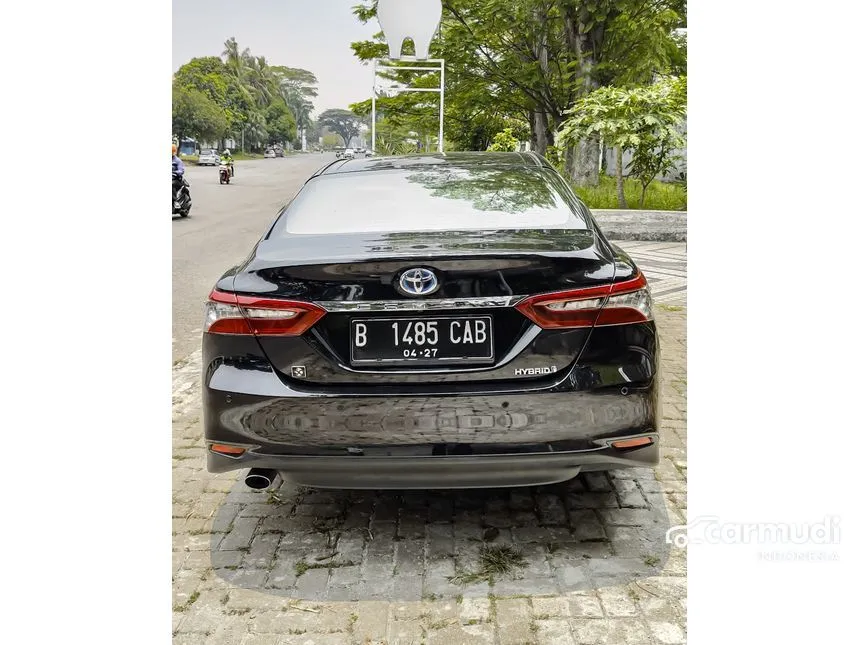 2021 Toyota Camry Hybrid Sedan