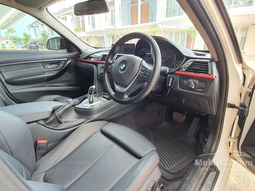 Jual Mobil  BMW  320i 2012 Sport  2 0 di DKI Jakarta 