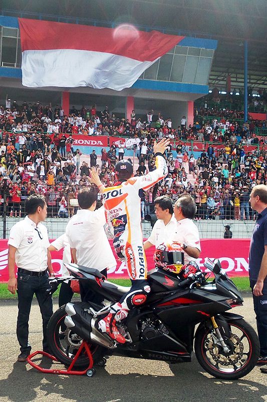 Galeri Foto Juara Dunia MotoGP 2016 Marc Marquez di Sentul 38